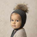 Gorro Pompón Pelo Natural Gris Antracita  | Juliana